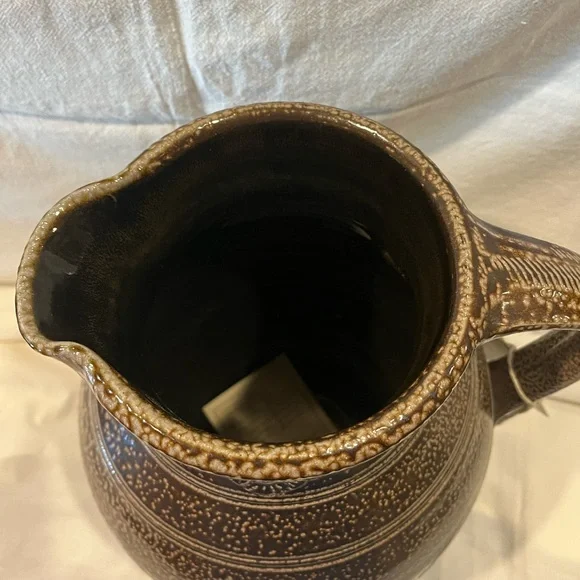 Vintage 2002 Rowe Pottery**Limited Edition**Albany
Slip** Pitcher with TAG - Picture 6 of 6